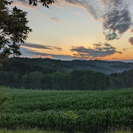 Bed & Breakfast Ursteirerhof - Familie Kerschbaumer 4*